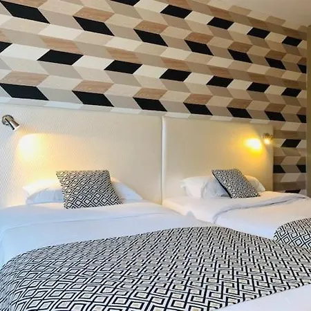 Grand De 4 Etoiles Otel