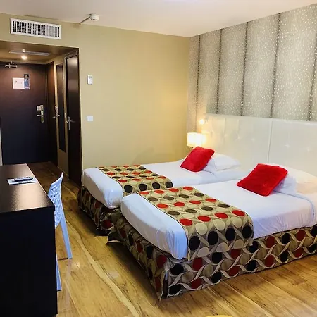 Otel Grand De 4 Etoiles Nîmes