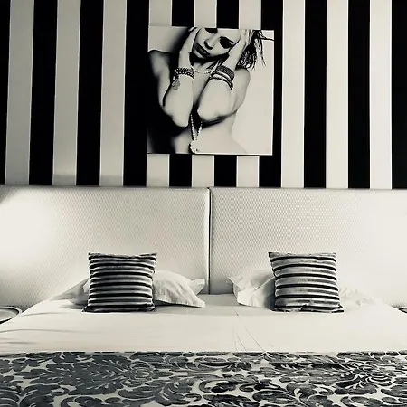 Hotel Grand De 4 Etoiles 4*