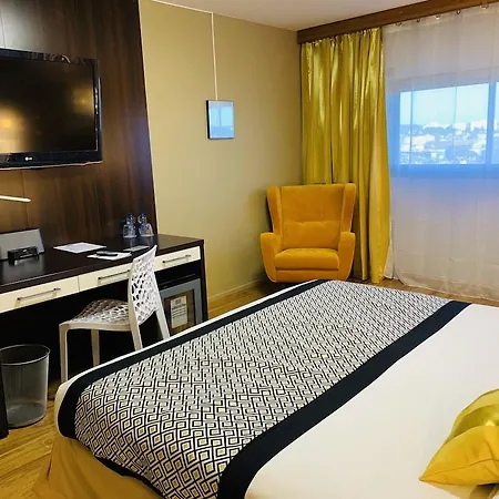 Grand De 4 Etoiles Otel