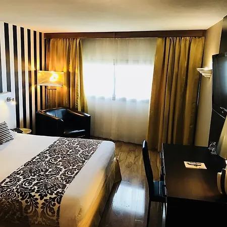 Hotel Grand De 4 Etoiles Nimes