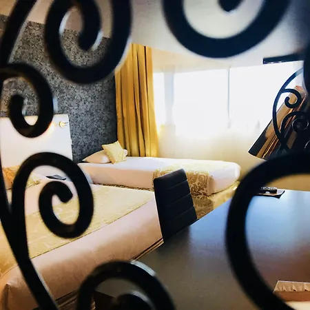 Ξενοδοχείο Grand De 4 Etoiles Νιμ