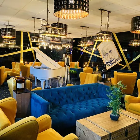 Grand De 4 étoiles Hotel