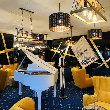 Grand De 4 étoiles Hotel