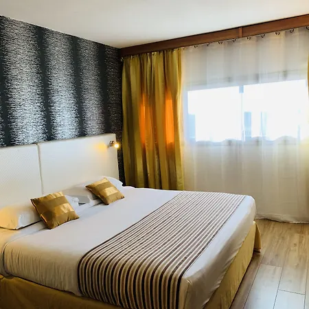 Grand De 4 étoiles Hotel