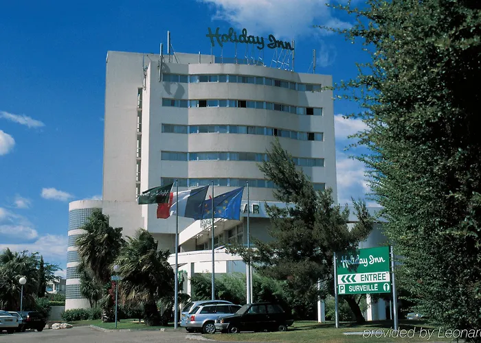 Szálloda Grand De 4 Etoiles Nîmes